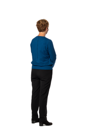 Plukpak blauw shirt lange mouw zwarte pantalon