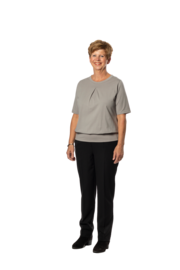 Plukpak Grijs Shirt korte mouw zwarte pantalon